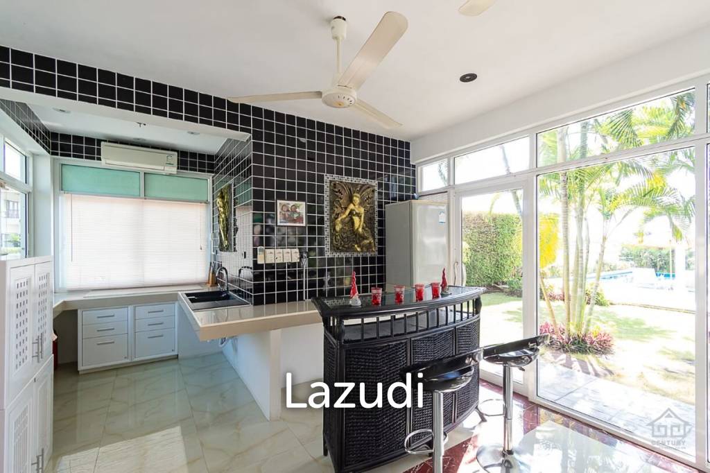 1,300 Sqm 4 Bed 5 Bath Villa For Sale