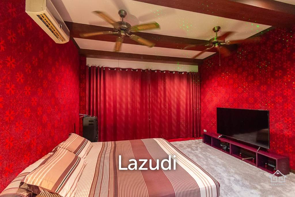 1,300 Sqm 4 Bed 5 Bath Villa For Sale