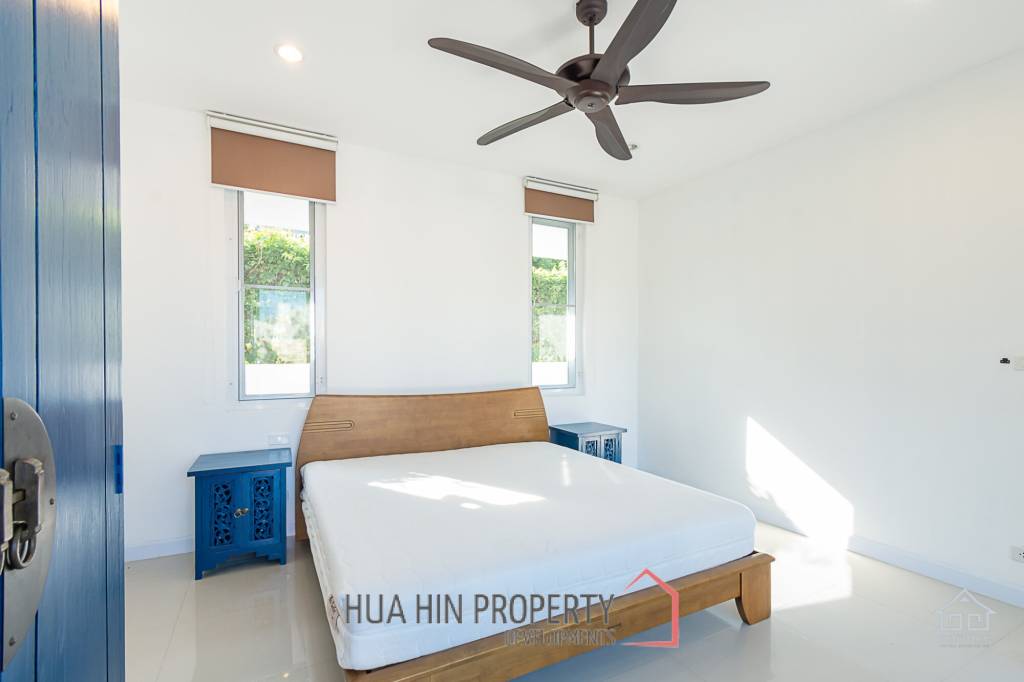 Modern 3 bed pool villa close to Bluport