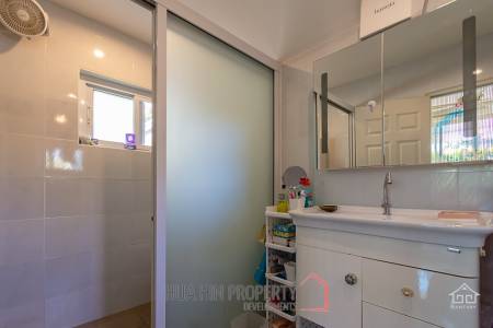 Modern 3 bed pool villa close to Bluport