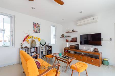Modern 3 bed pool villa close to Bluport