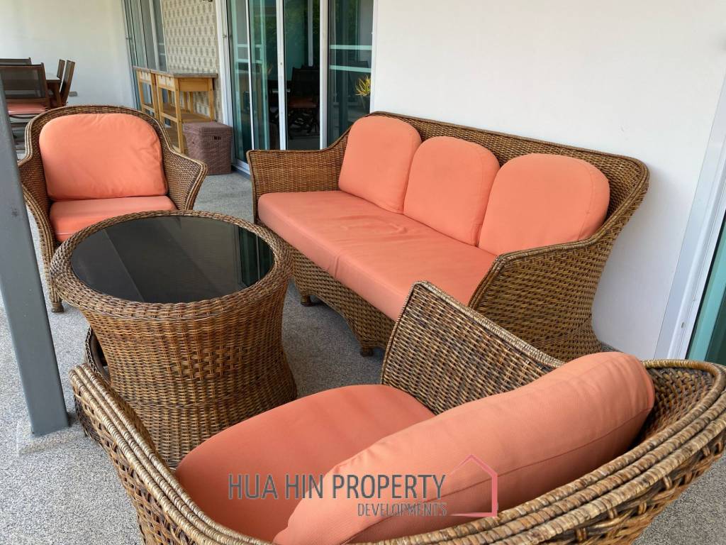 Modern 3 bed pool villa close to Bluport