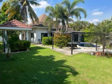 GROVE RESIDENCES : 4 bed Bali Style pool villa