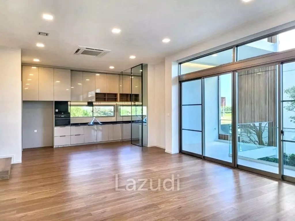 3 Beds 4 Baths 324 SQ.M VIVE Rama 9