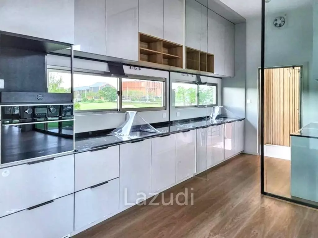 3 Beds 4 Baths 324 SQ.M VIVE Rama 9