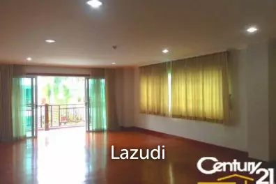 Large Studio Condo just steps from the beach