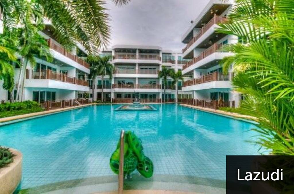 Large Studio Condo just steps from the beach