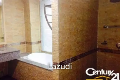 Large Studio Condo just steps from the beach