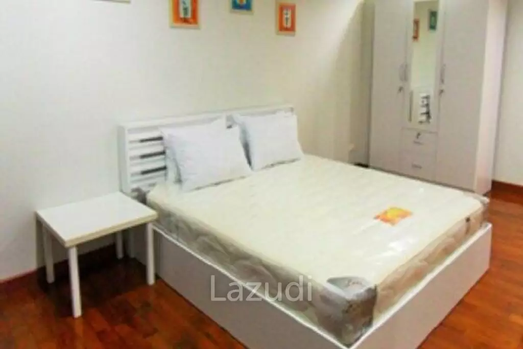2 Bed Pool View Beachfront Condo