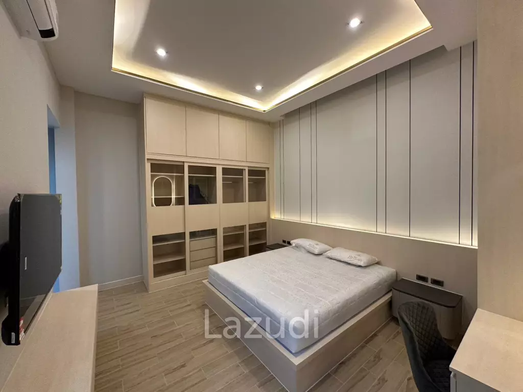 1 Bed 2 Bath 55SQ.M  Grand Florida Beach Front Condo Resort Pattaya