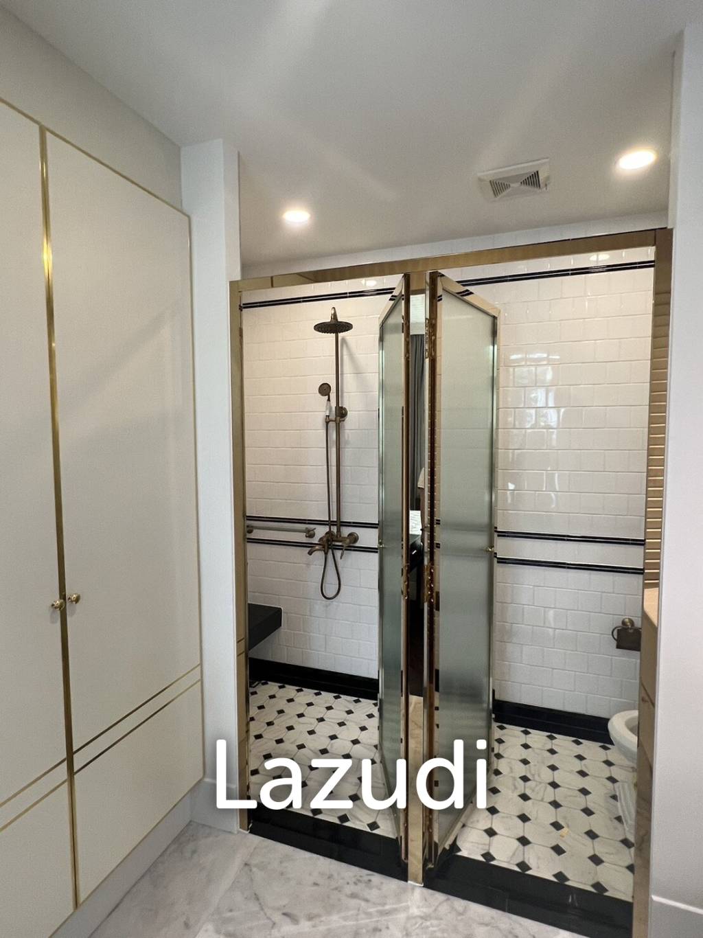 1 Bed 2 Bath 55SQ.M  Grand Florida Beach Front Condo Resort Pattaya