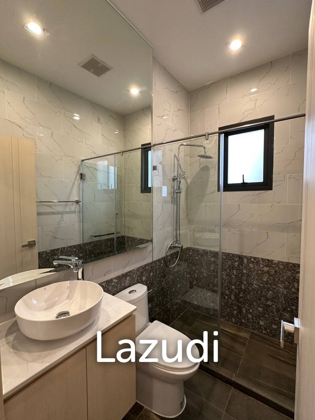 1 Bed 2 Bath 55SQ.M  Grand Florida Beach Front Condo Resort Pattaya