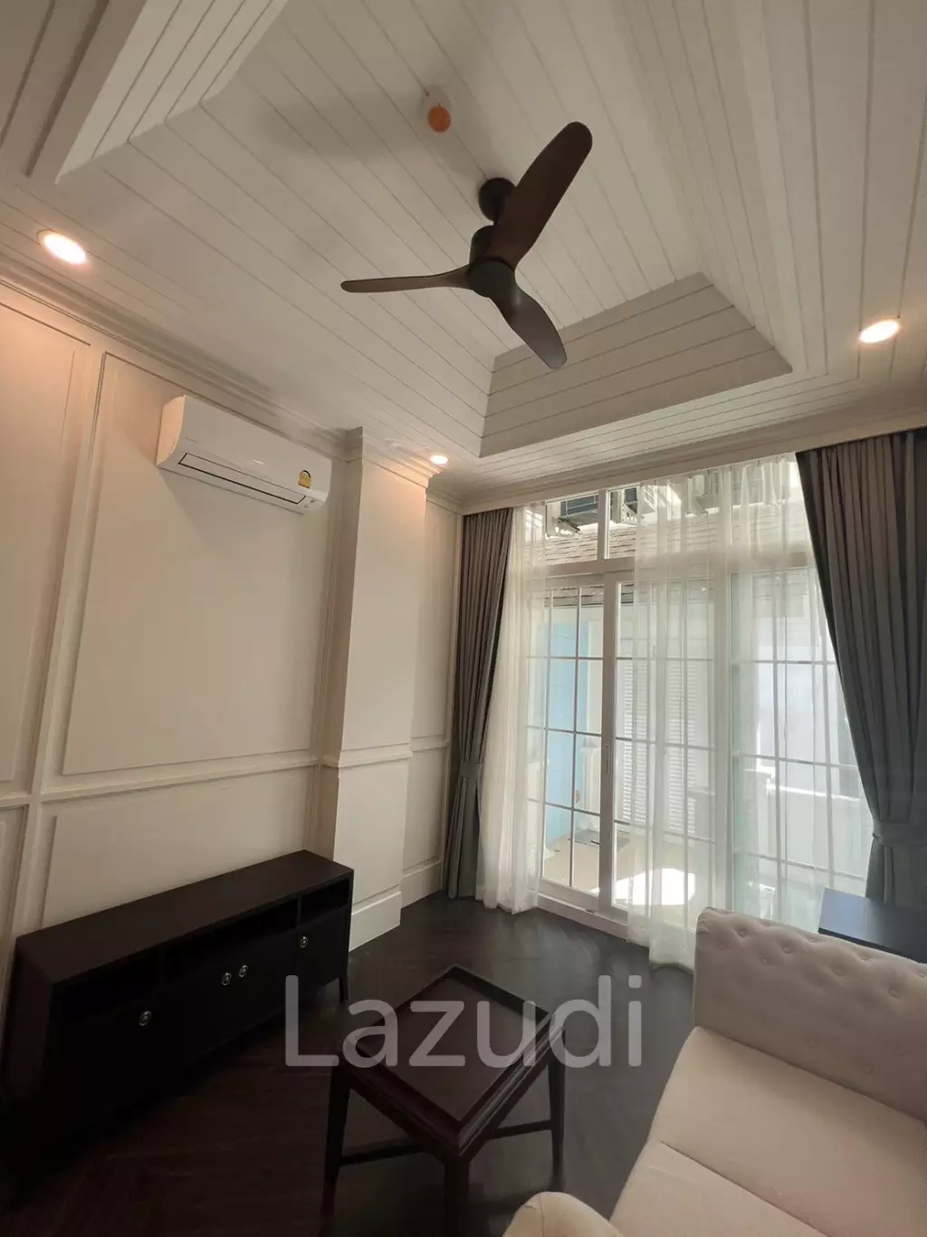1 Bed 2 Bath 55SQ.M  Grand Florida Beach Front Condo Resort Pattaya