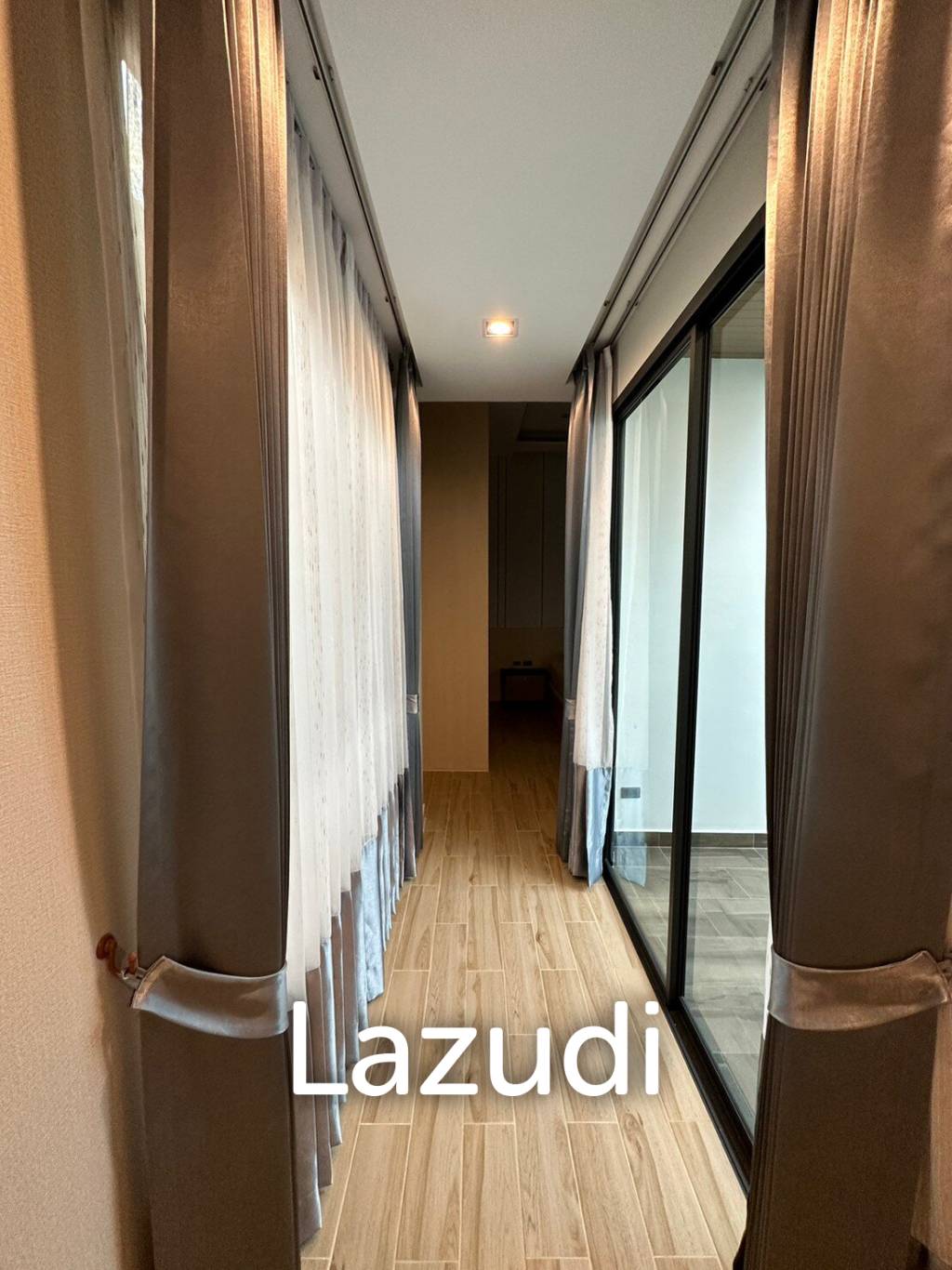 1 Bed 2 Bath 55SQ.M  Grand Florida Beach Front Condo Resort Pattaya