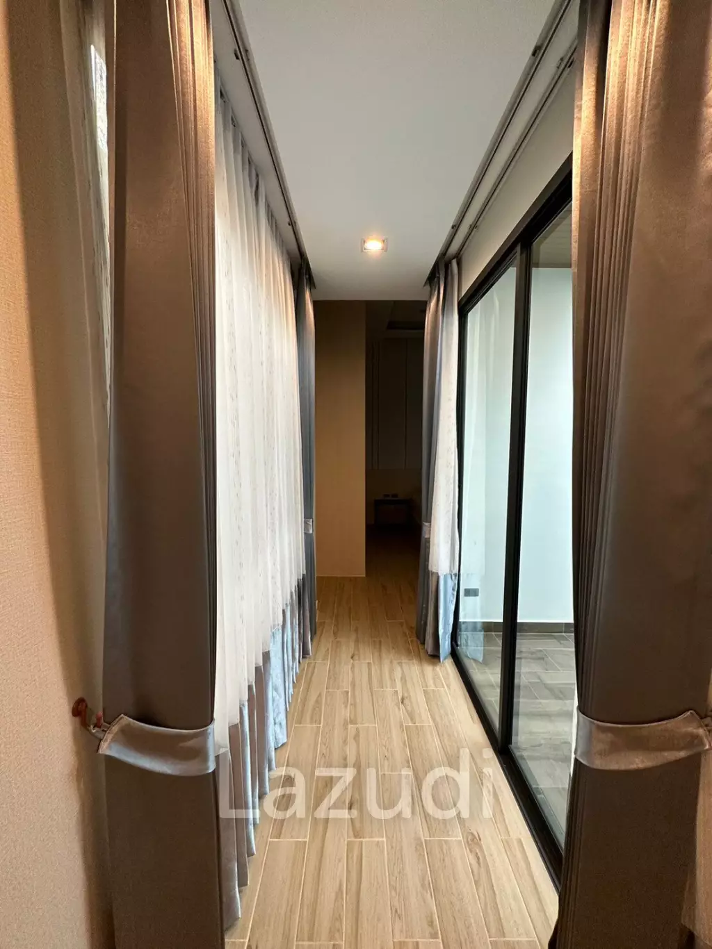 1 Bed 2 Bath 55SQ.M  Grand Florida Beach Front Condo Resort Pattaya