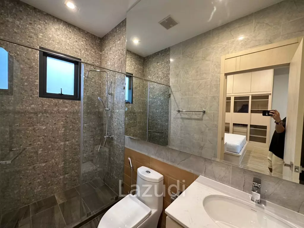1 Bed 2 Bath 55SQ.M  Grand Florida Beach Front Condo Resort Pattaya