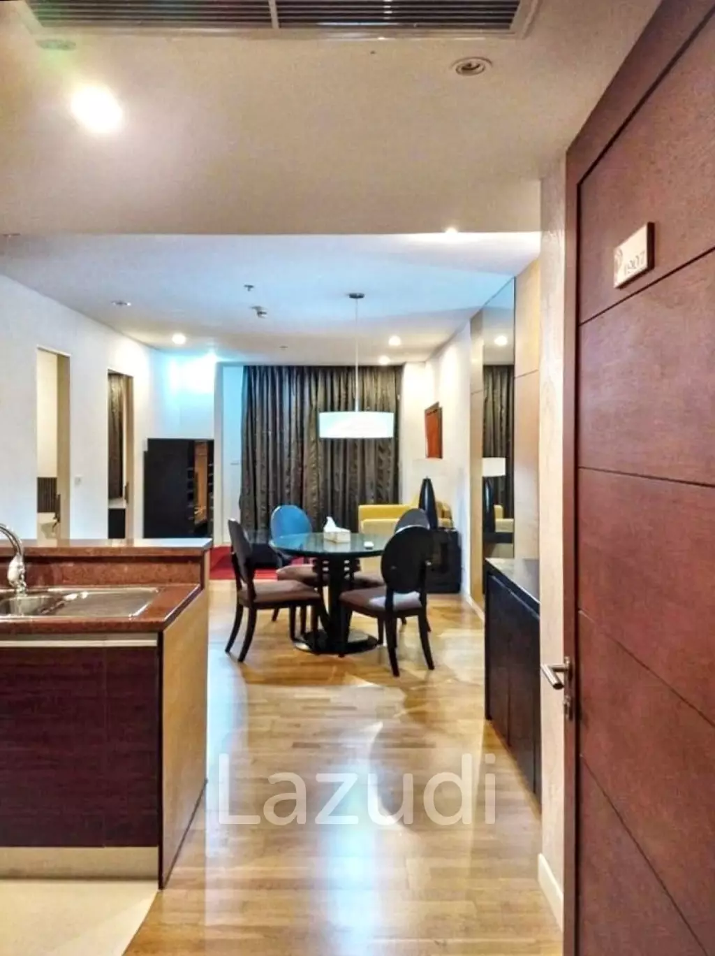 1 Bed 1 Bath 69 SQ.M Urbana Sathorn