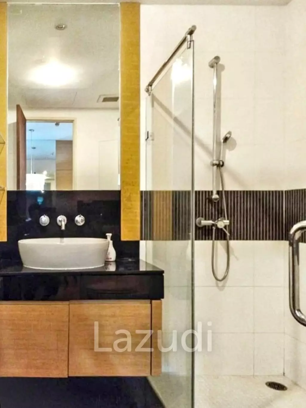 1 Bed 1 Bath 69 SQ.M Urbana Sathorn