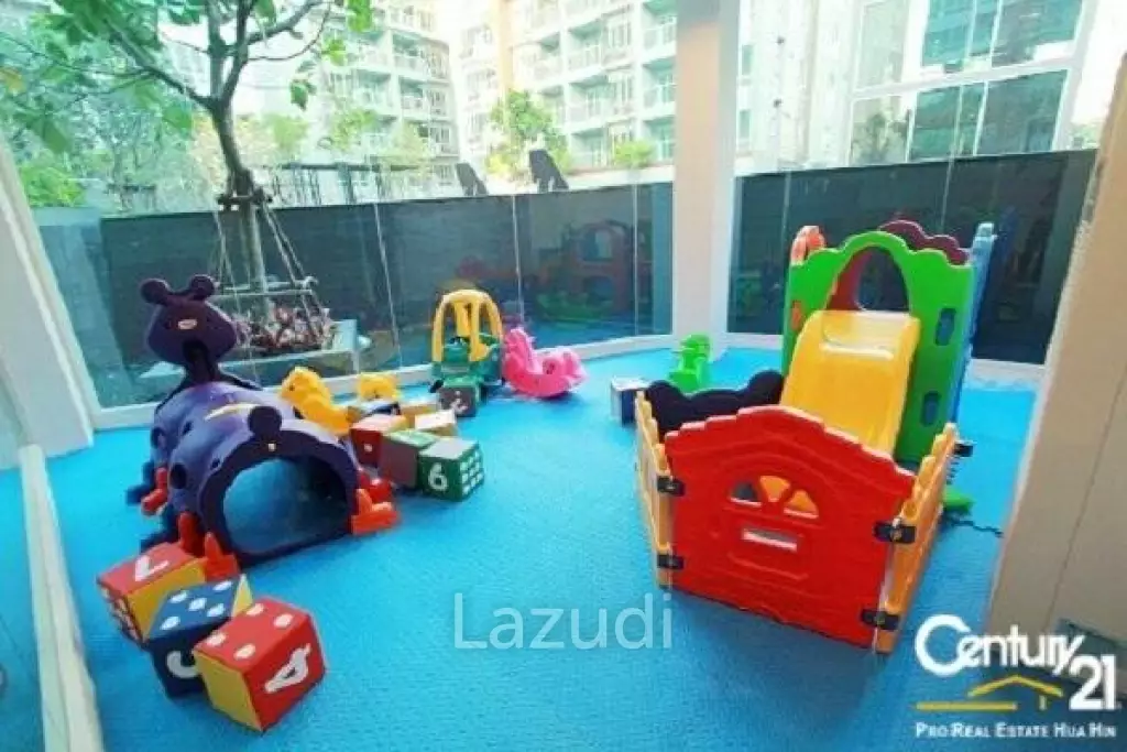 1 Bed Condo with Pool View
