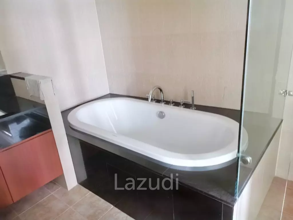 1 Bed 1 Bath 77 SQ.M Baan Rajprasong