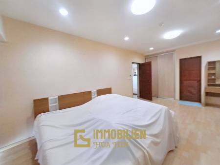 3 Bed 3 Baht 178.58 SQ.M Krisadanakorn Condotel.