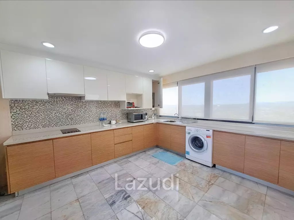 3 Bed 3 Baht 178.58 SQ.M Krisadanakorn Condotel.
