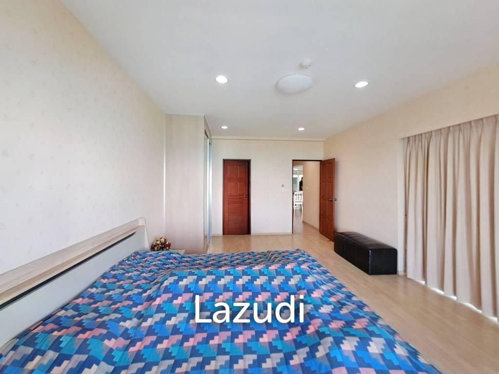 3 Bed 3 Baht 178.58 SQ.M Krisadanakorn Condotel.