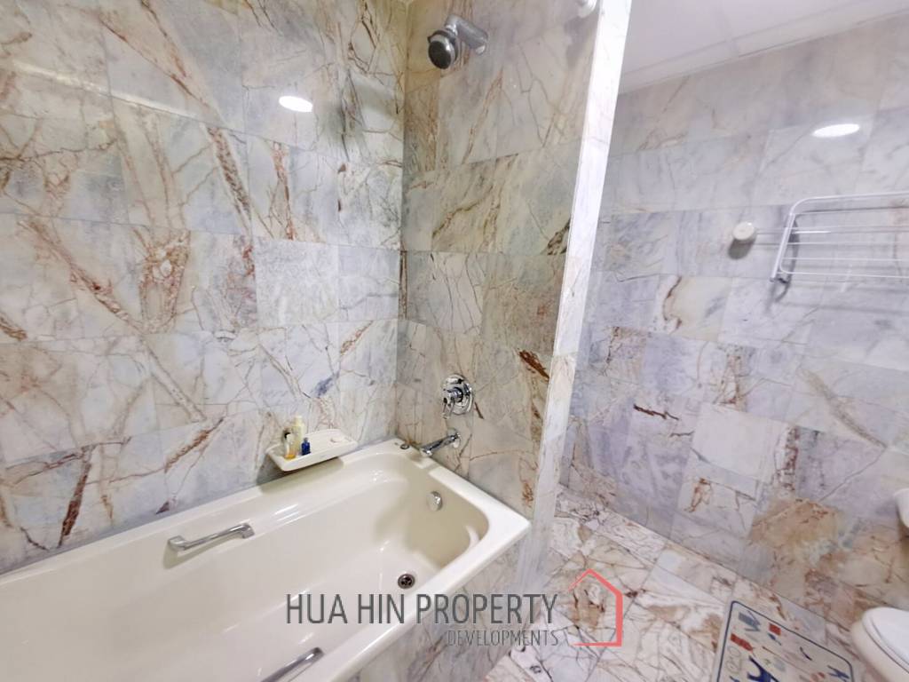 3 Bed 3 Baht 178.58 SQ.M Krisadanakorn Condotel.