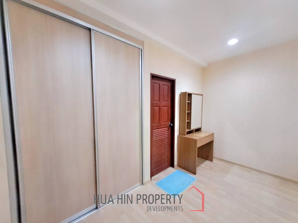 3 Bed 3 Baht 178.58 SQ.M Krisadanakorn Condotel.