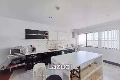 3 Bed 3 Baht 178.58 SQ.M Krisadanakorn Condotel.