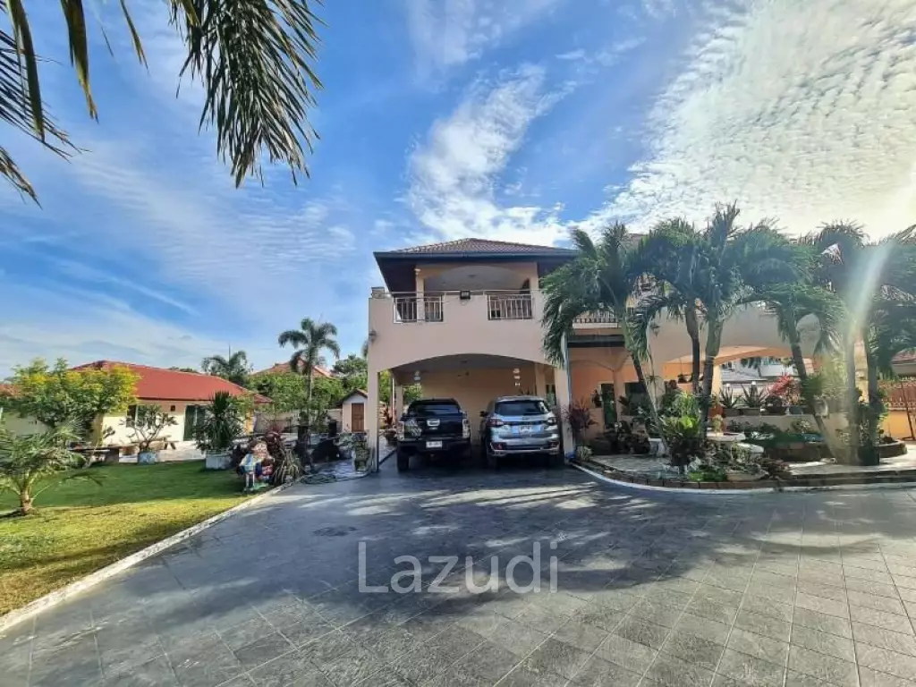 Pool villa in Bang Saray
