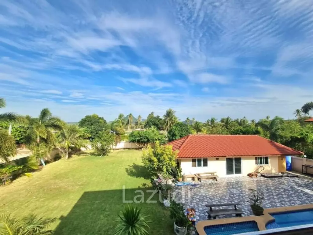Pool villa in Bang Saray