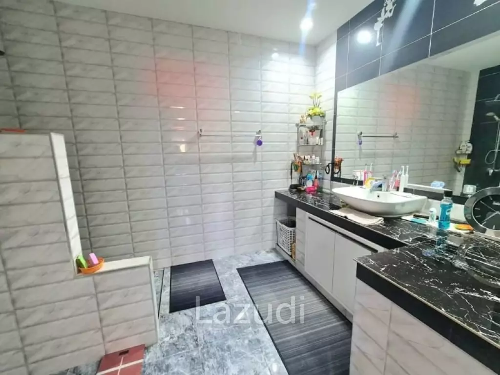 Pool villa in Bang Saray