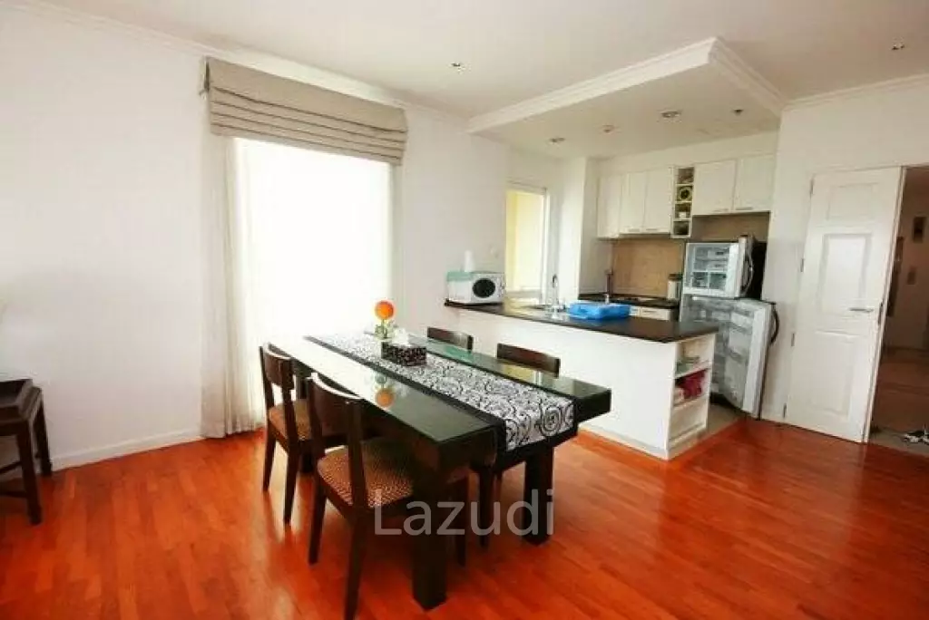 2 Bed Beachfront Condo in Town