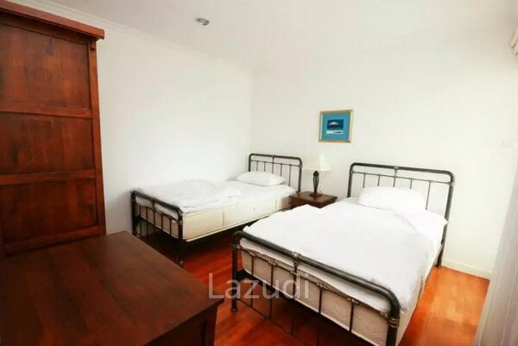 2 Bed Beachfront Condo in Town