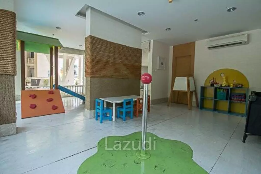 2 Bed Beachfront Condo in Town