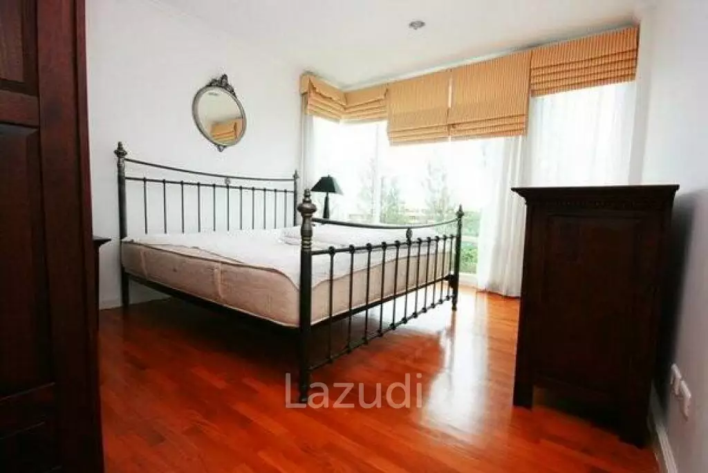 2 Bed Beachfront Condo in Town