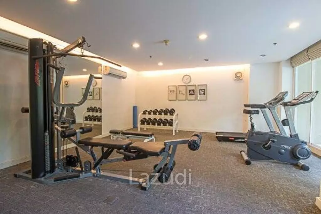 2 Bed Beachfront Condo in Town