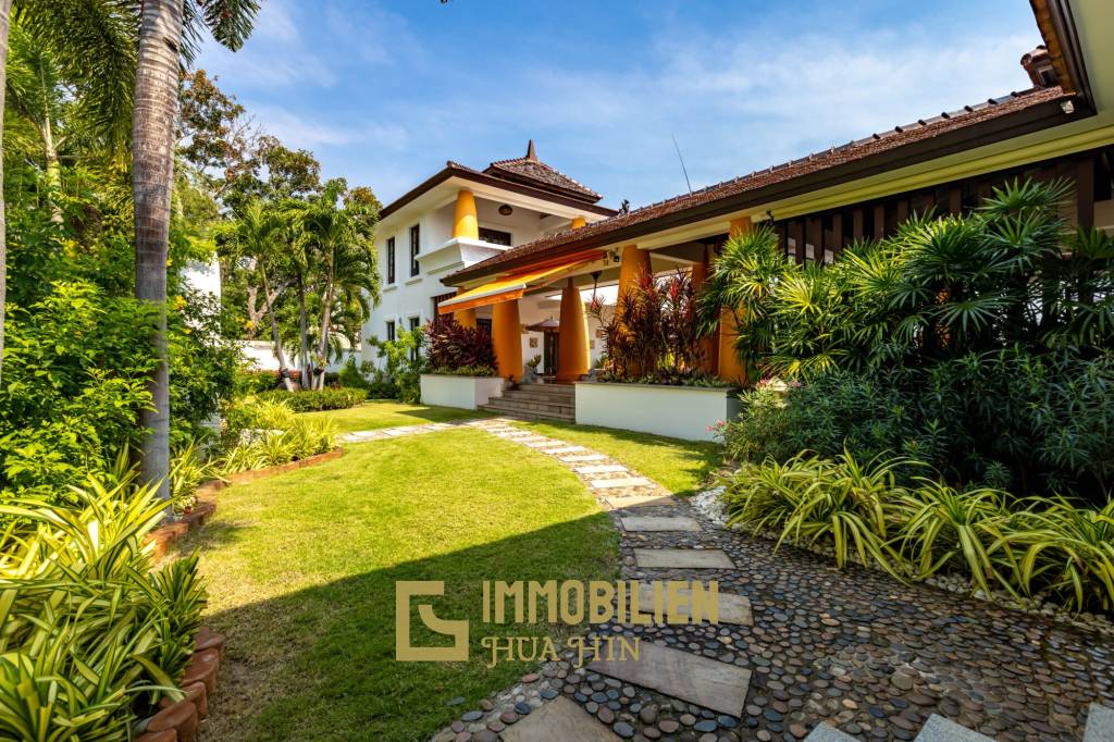 Bali Style Villa on Big Plot in Great Location!