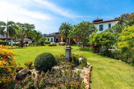 Bali Style Villa on Big Plot in Great Location!