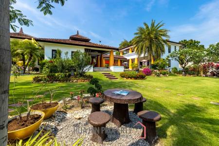 Bali Style Villa on Big Plot in Great Location!