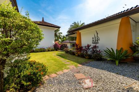 Bali Style Villa on Big Plot in Great Location!