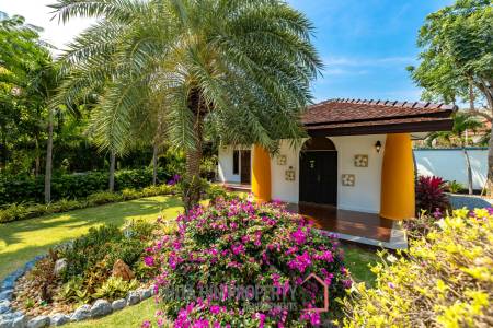 Bali Style Villa on Big Plot in Great Location!