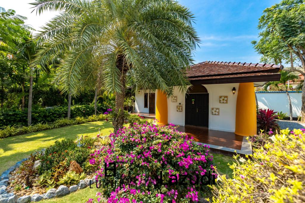 Bali Style Villa on Big Plot in Great Location!