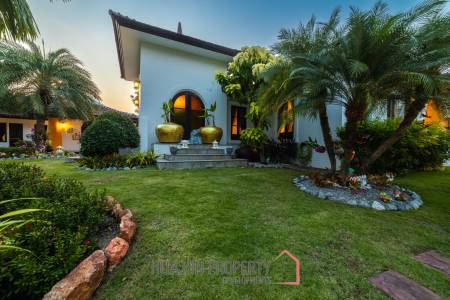 Bali Style Villa on Big Plot in Great Location!