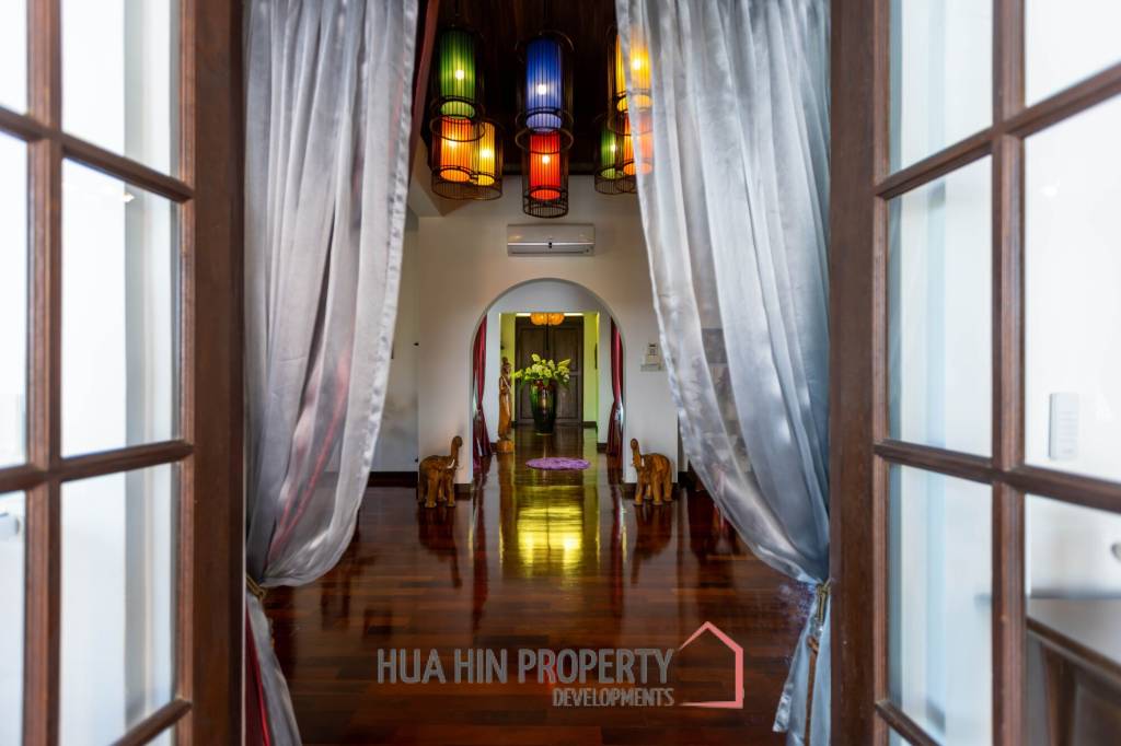 Bali Style Villa on Big Plot in Great Location!