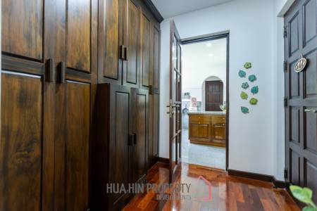 Bali Style Villa on Big Plot in Great Location!
