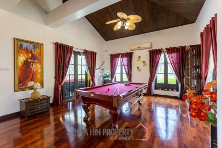 Bali Style Villa on Big Plot in Great Location!