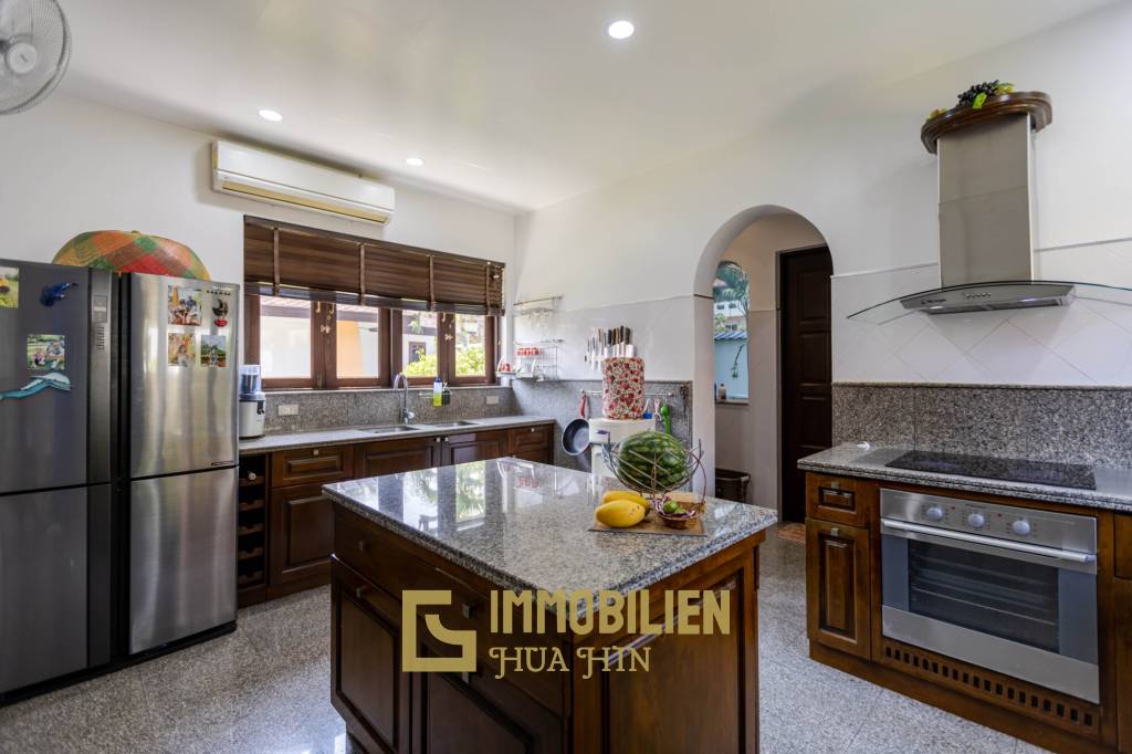 Bali Style Villa on Big Plot in Great Location!