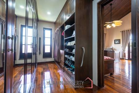 Bali Style Villa on Big Plot in Great Location!